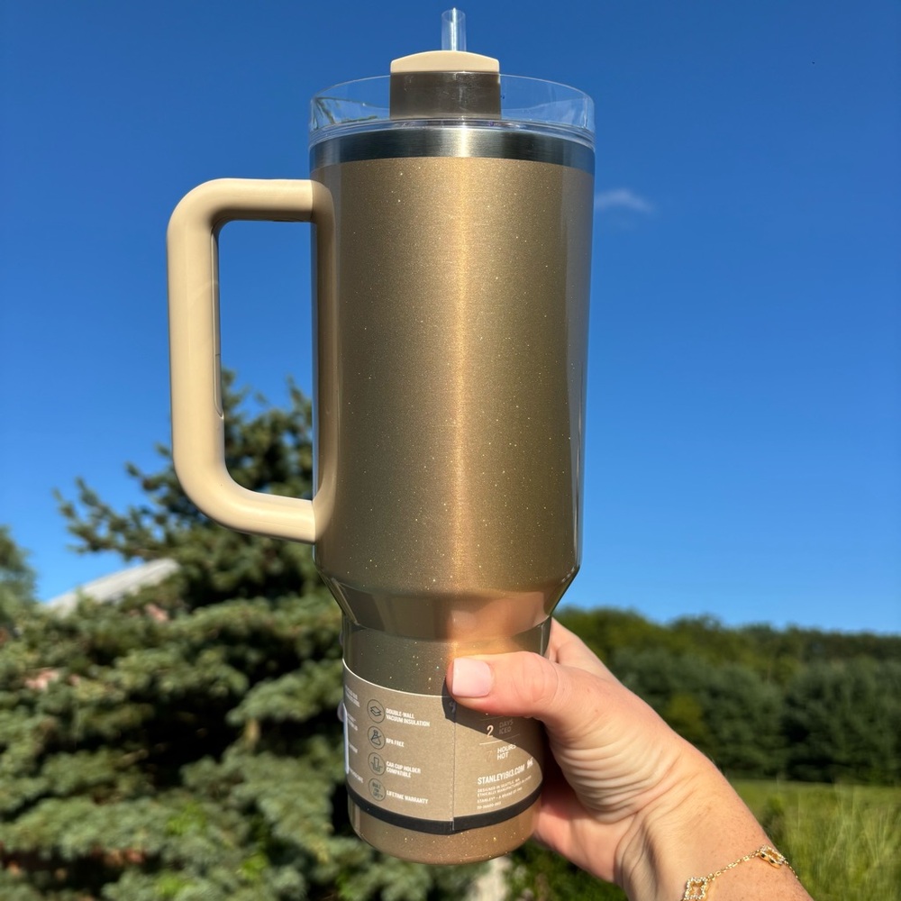 New Stanley 40oz Tumbler - Picture 6 of 7